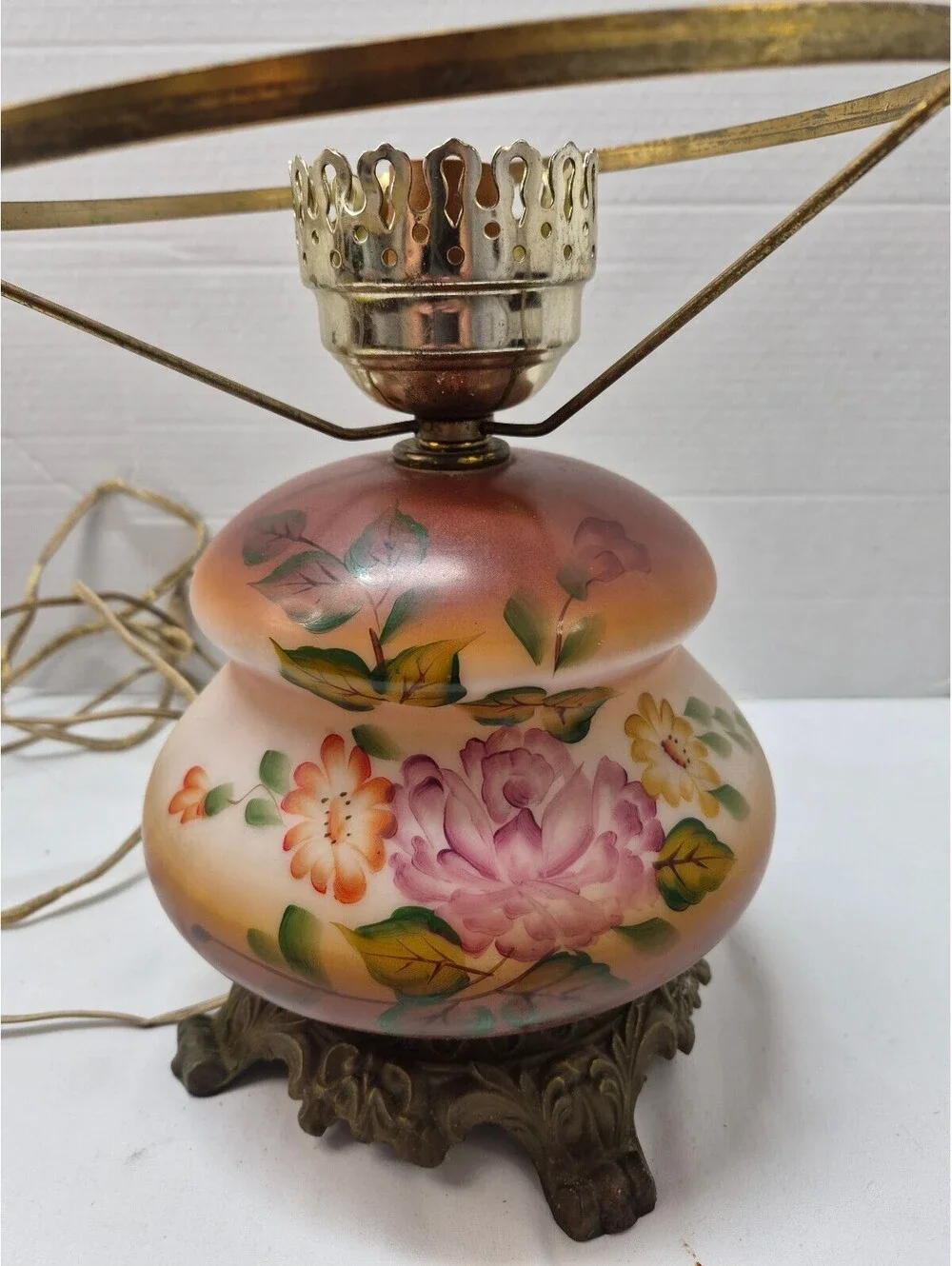 Vintage Electric Table Lamp with Hand-Painted Floral Glass Ornate Base only J78